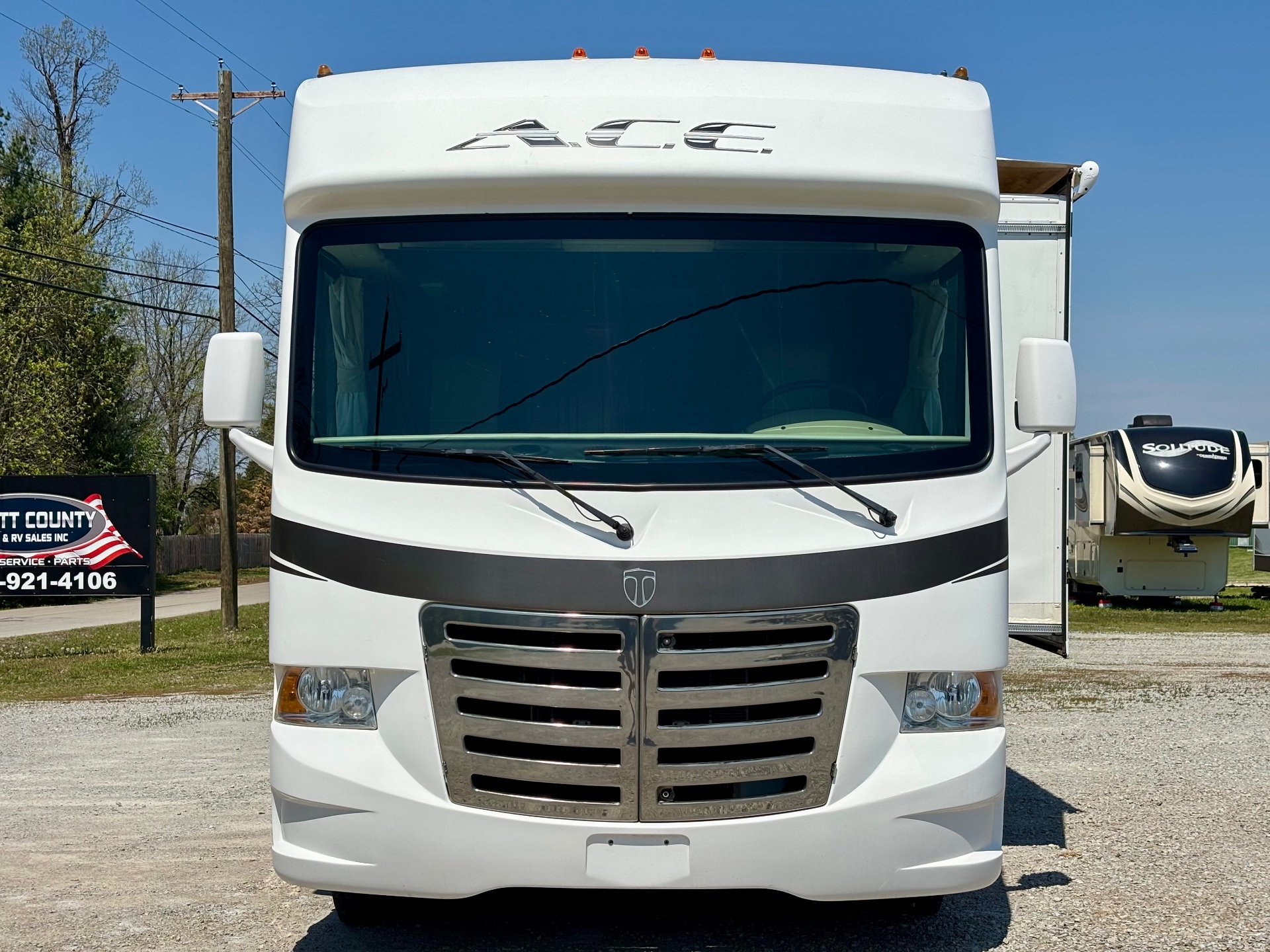2012 Thor Ace Evo 29.2 A-Class motorhome for sale at Triple C Camper Consignment in Kentuckiana — photo 2 of 12