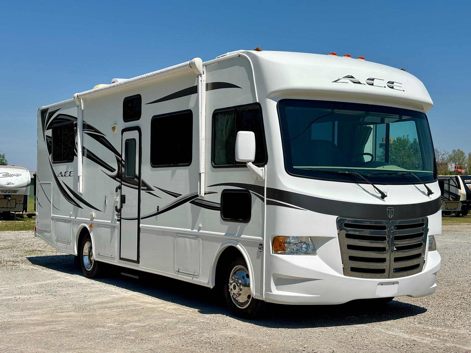 2012 Thor Ace Evo 29.2 A-Class motorhome for sale at Triple C Camper Consignment in Kentuckiana — photo 3 of 12