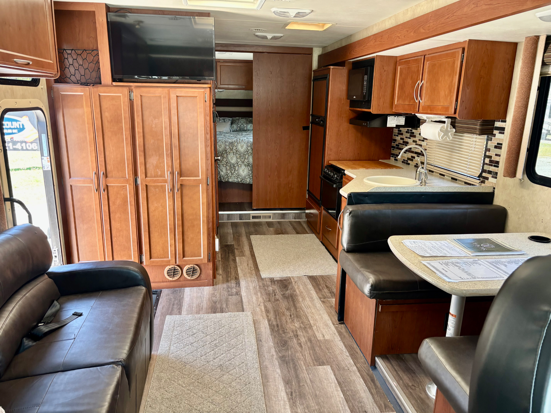 2012 Thor Ace Evo 29.2 A-Class motorhome for sale at Triple C Camper Consignment in Kentuckiana — photo 9 of 12