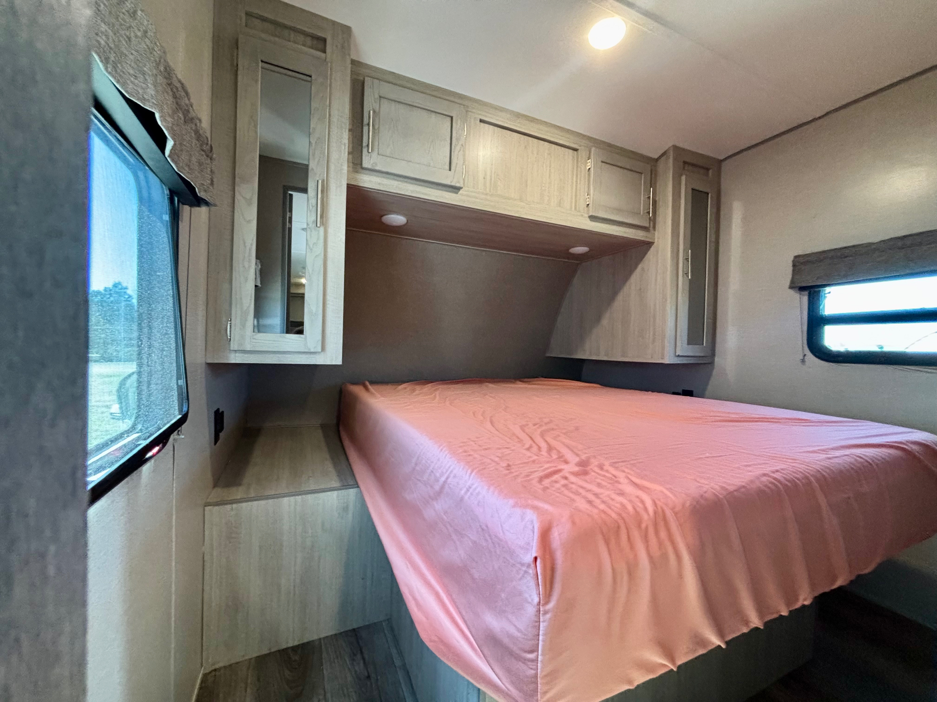 2022 Coachmen Catalina Legacy 303QBCK travel trailer for sale at Triple C Camper Consignment in Kentuckiana — photo 12 of 12