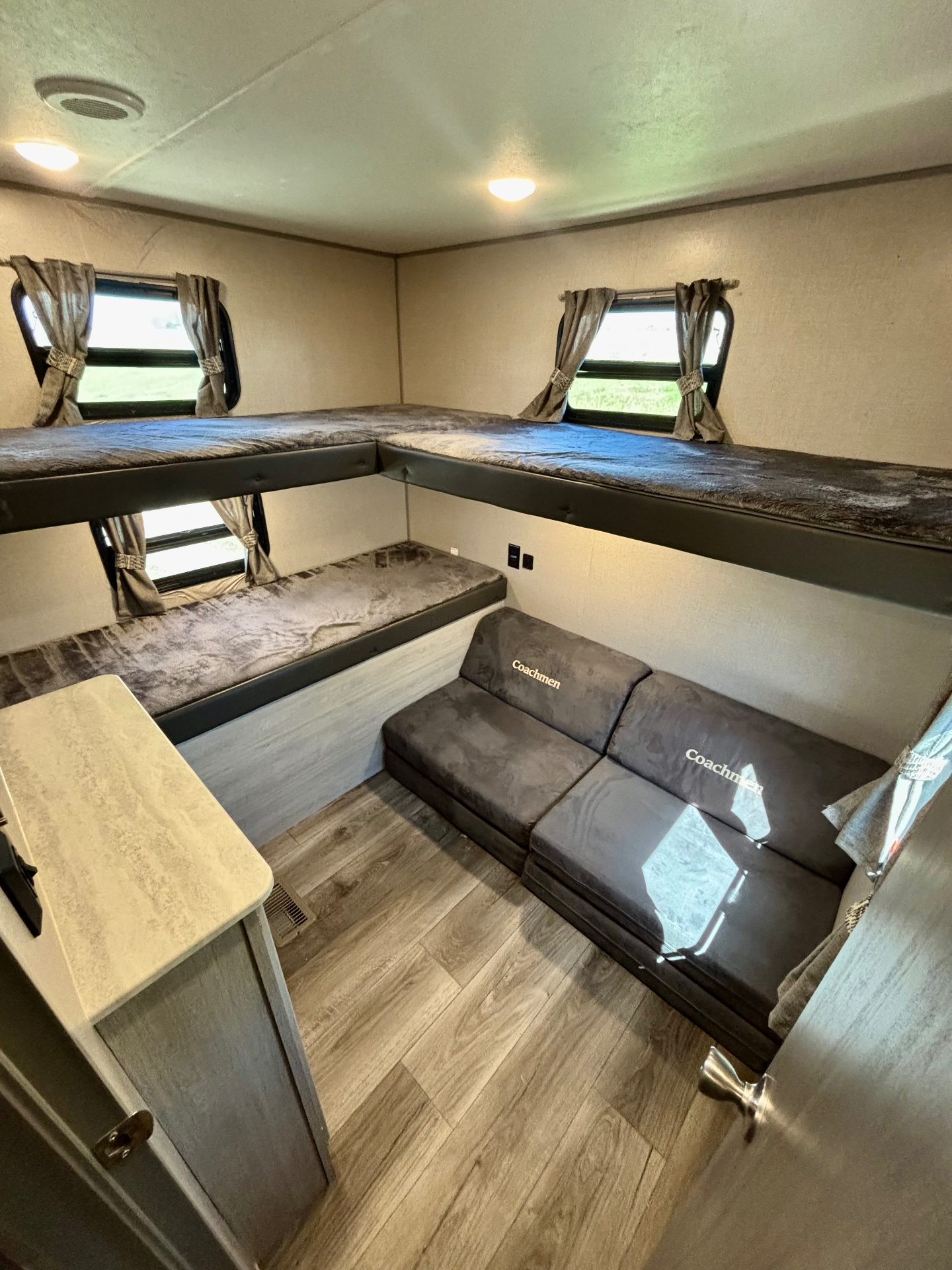 2022 Coachmen Catalina Legacy 303QBCK travel trailer for sale at Triple C Camper Consignment in Kentuckiana — photo 4 of 12
