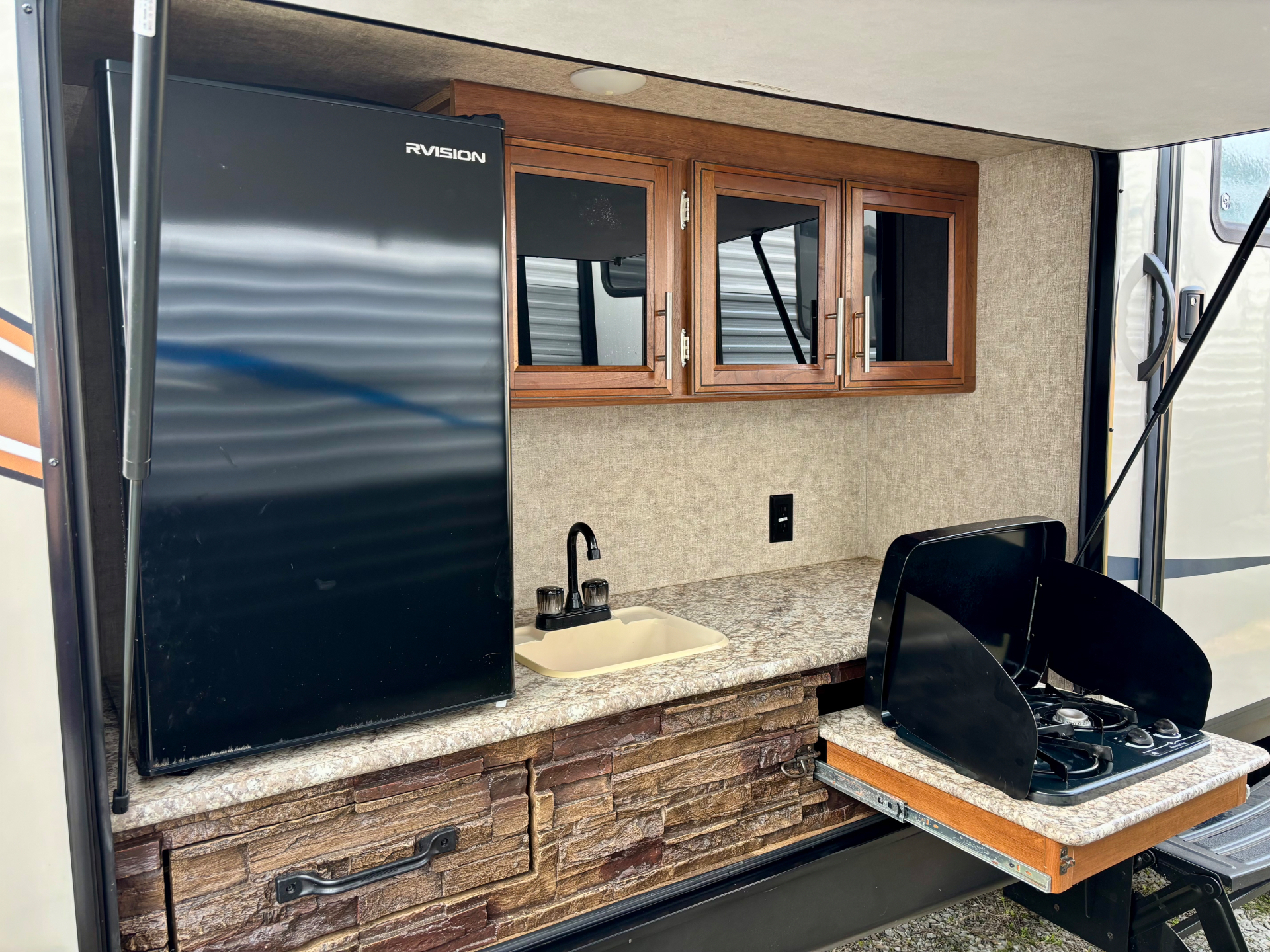 2017 Primetime Lacrosse Luxury Lite 318BHS travel trailer for sale at Triple C Camper Consignment in Kentuckiana — photo 3 of 12