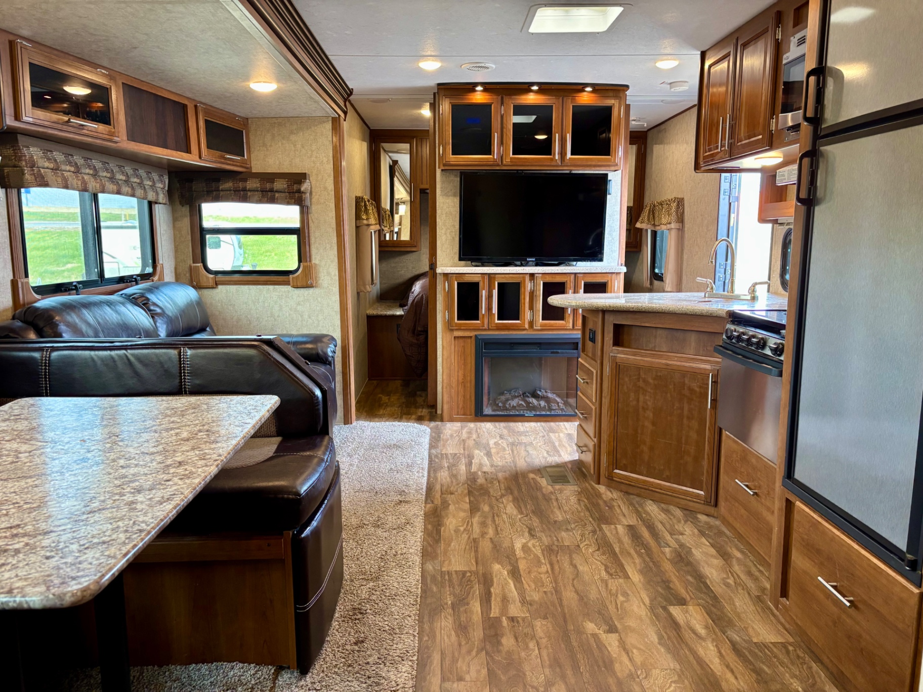 2017 Primetime Lacrosse Luxury Lite 318BHS travel trailer for sale at Triple C Camper Consignment in Kentuckiana — photo 5 of 12
